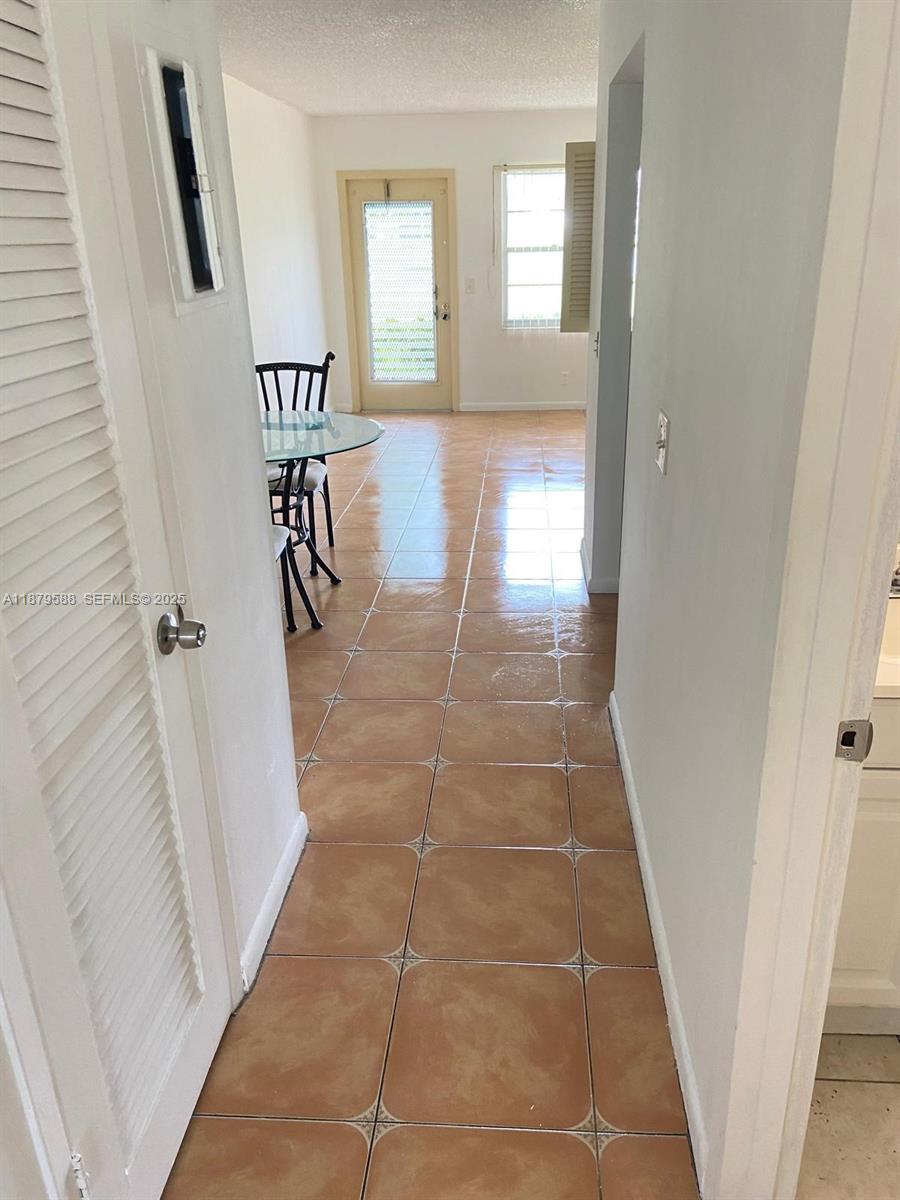 8 Fanshaw A, Unit 8 Boca Raton, FL 33434 - Photo 4 of 10