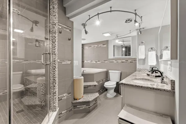 $949,000 | 8255 Lake Underhill Road, Orlando, FL 32825