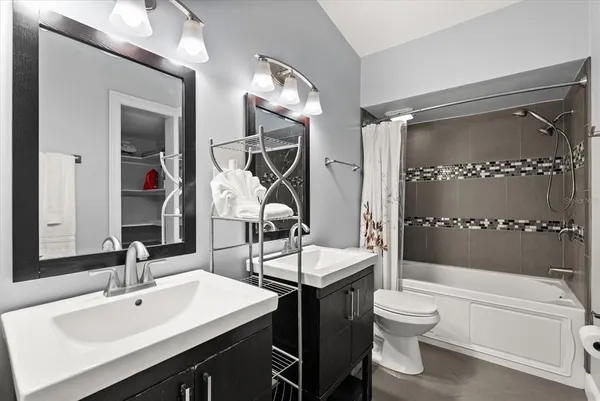 $949,000 | 8255 Lake Underhill Road, Orlando, FL 32825