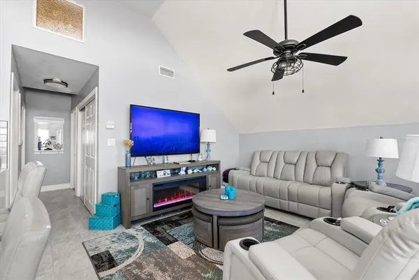 $949,000 | 8255 Lake Underhill Road, Orlando, FL 32825