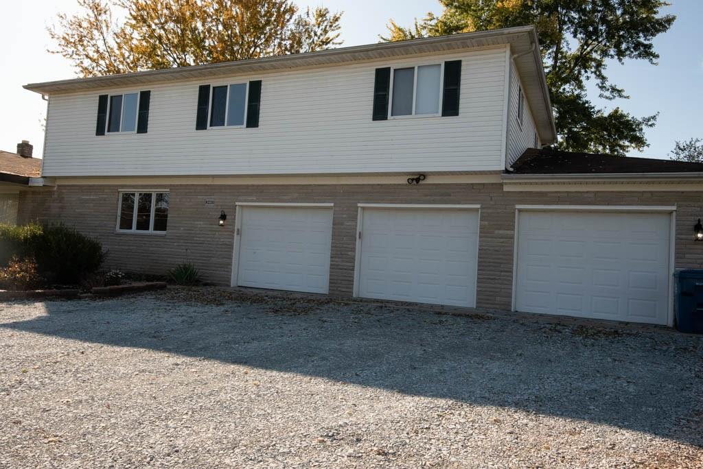 8230 Hayworth Road Indianapolis, IN 46221 - Photo 2 of 42