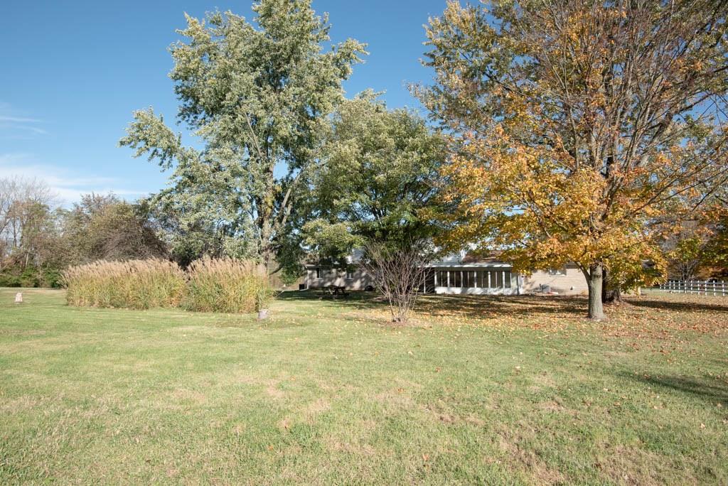 8230 Hayworth Road Indianapolis, IN 46221 - Photo 8 of 42