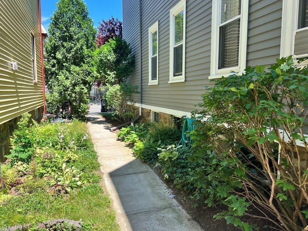 326 Centre Street, Unit 3 Boston, MA 02130 - Photo 22 of 26