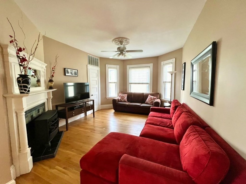 326 Centre Street, Unit 3 Boston, MA 02130 - Photo 3 of 26