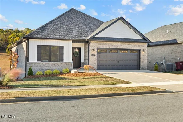 $514,900 | 2376 Haystack Circle, Piney Flats, TN 37686