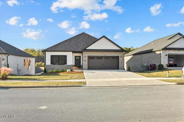 $514,900 | 2376 Haystack Circle, Piney Flats, TN 37686