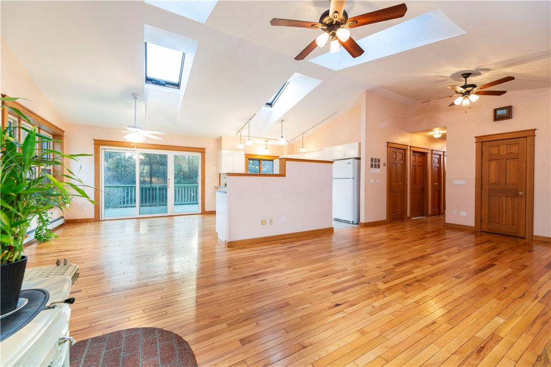 789 Laten Knight Road Cranston, RI 02831 - Photo 8 of 40