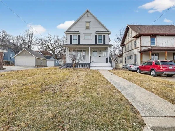 $185,000 | 14 North Harlem Avenue, Freeport, IL 61032