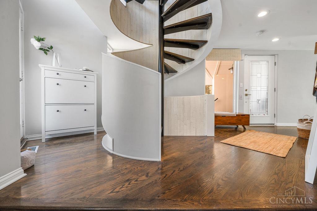 1255 Ida Street Cincinnati, OH 45202 - Photo 4 of 63 Gallery Image 4