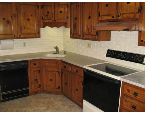 68 Carl Road Walpole, MA 02081 - Photo 8 of 18 Gallery Image 8