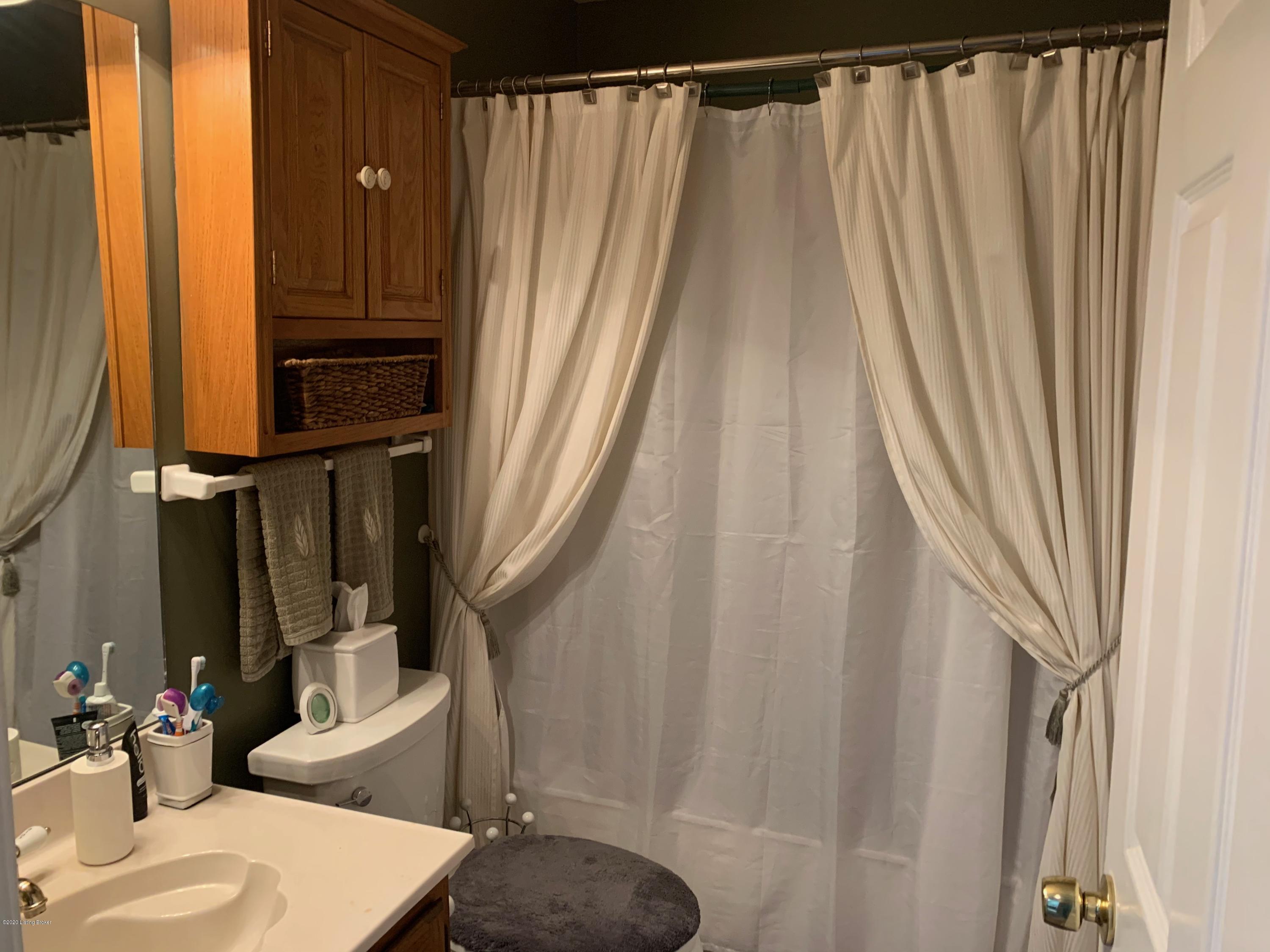 10700 Bayport Road Louisville, KY 40299 - Photo 8 of 26 8