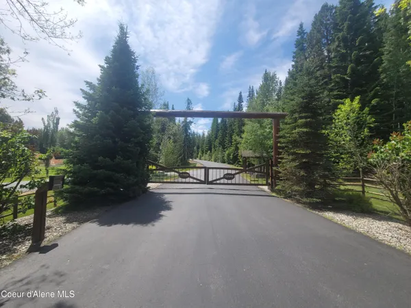 $229,500 | 150 Ranch Road, Naples, ID 83847