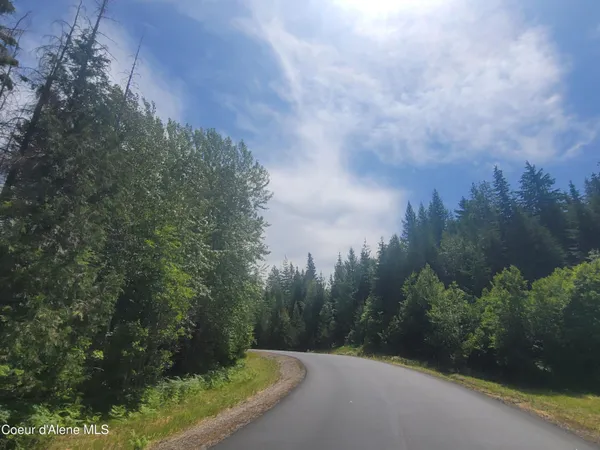 $229,500 | 150 Ranch Road, Naples, ID 83847