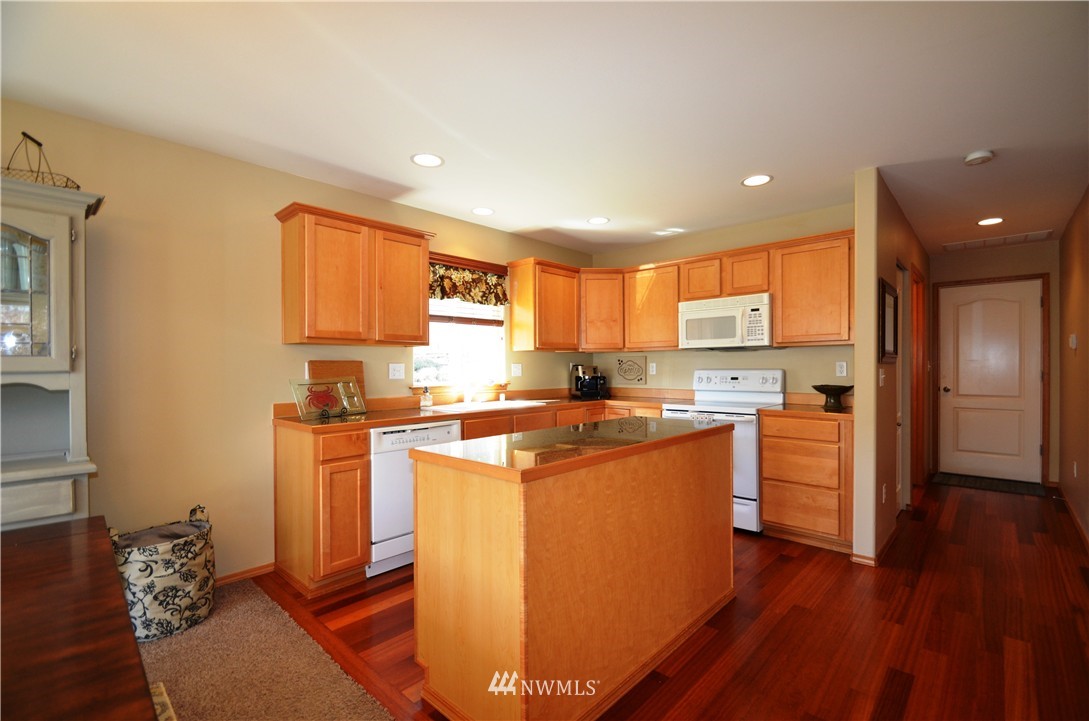 27702 Ridge Way Stanwood, WA 98292 - Photo 9 of 25