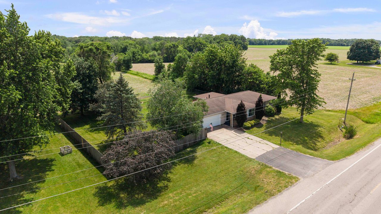 10009 Wolf Road Geneseo, IL 61254 - Photo 3 of 63