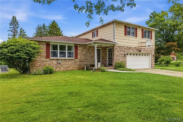$389,900 | 15 Glendale Terrace, Orchard Park, NY 14127