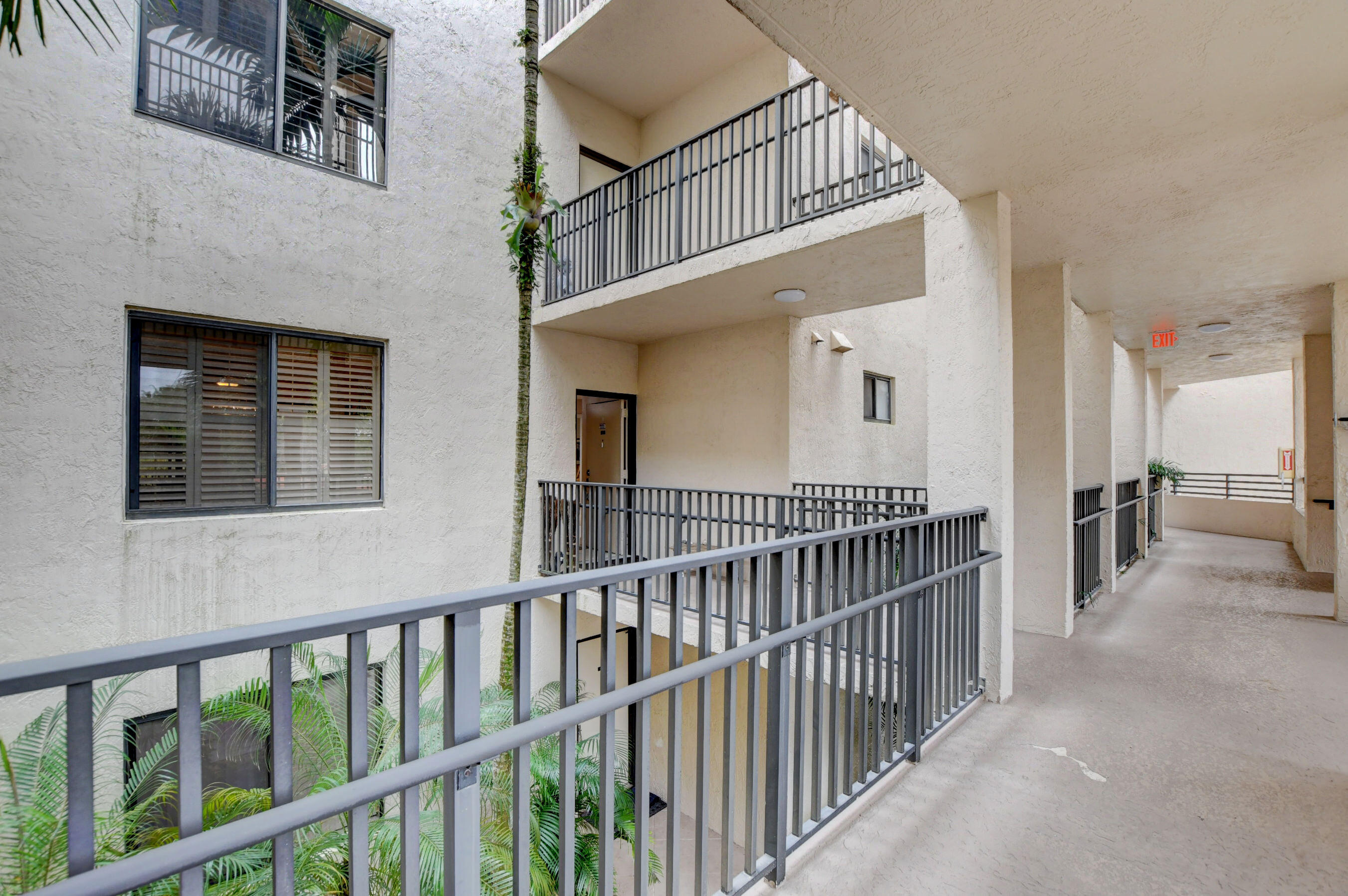 7546 La Paz Boulevard, Unit 207 Boca Raton, FL 33433 - Photo 2 of 25 entrance