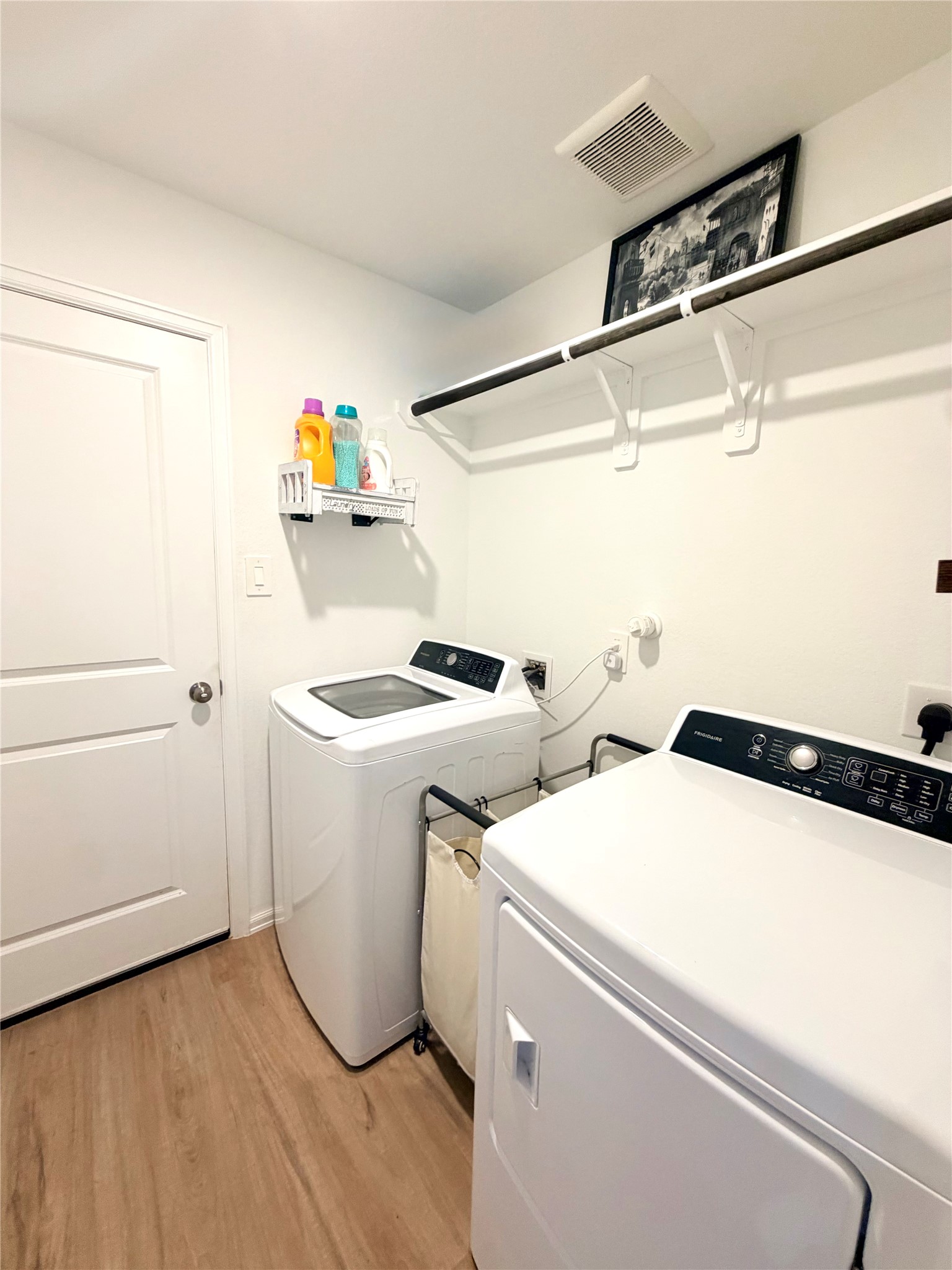 532 Flower Reed Court Magnolia, TX 77354 - Photo 19 of 43 The landlord will leave the washer and dryer for tenant use!