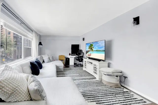 $419,000 | 3130 Irwin Avenue, Unit 2C | Kingsbridge