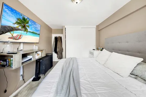 $419,000 | 3130 Irwin Avenue, Unit 2C | Kingsbridge