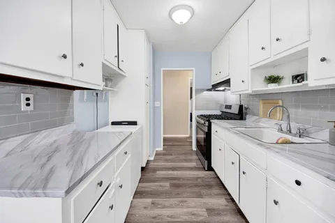 $419,000 | 3130 Irwin Avenue, Unit 2C | Kingsbridge