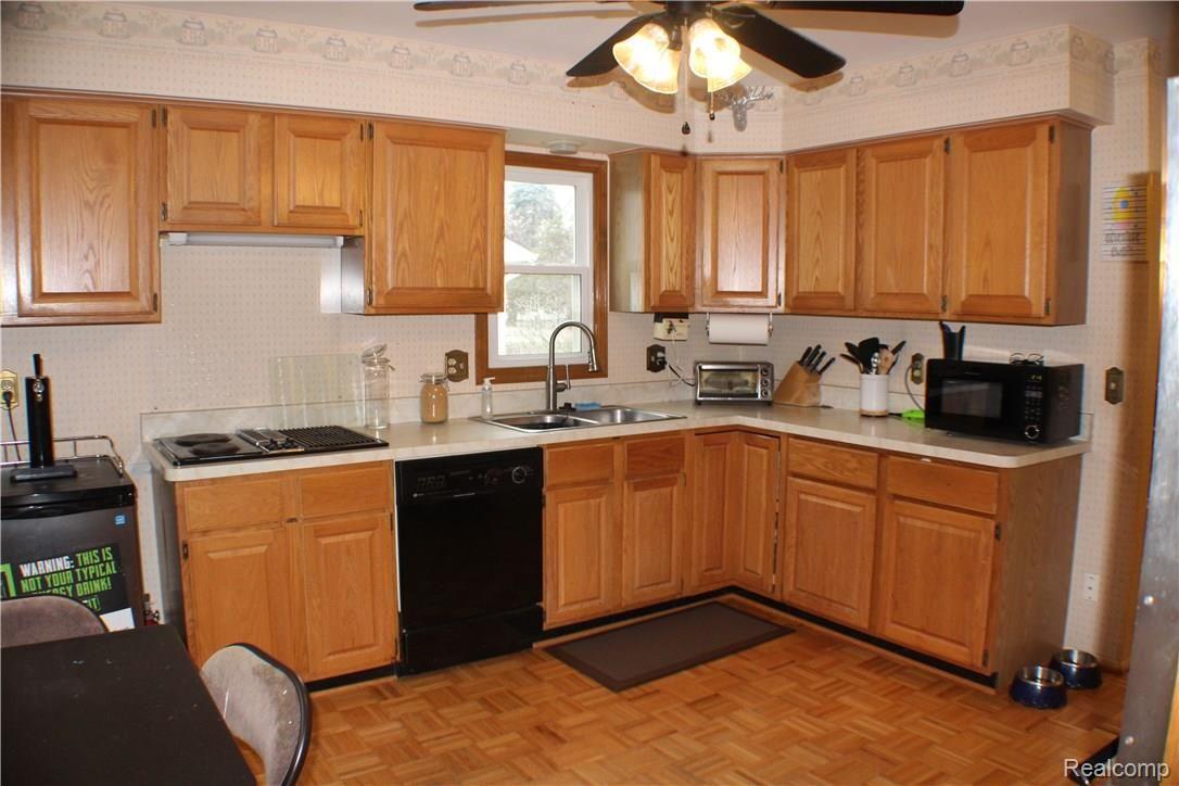 3738 Cone Avenue Rochester, MI 48309 - Photo 12 of 26 oak cabinets