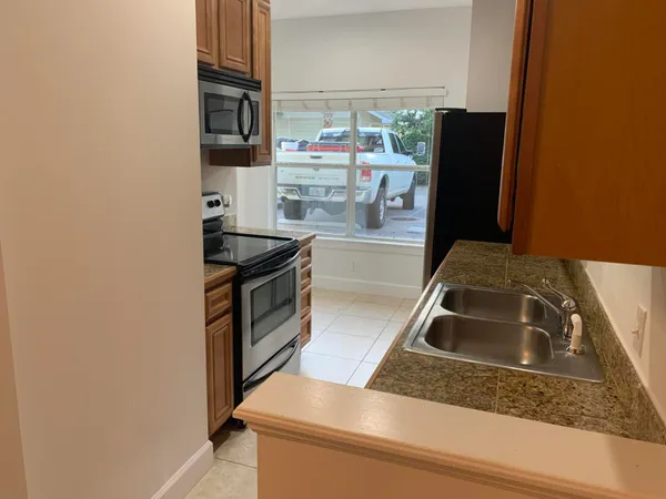 $1,750 | 15284 331 Business, Unit 4E, Freeport, FL 32439