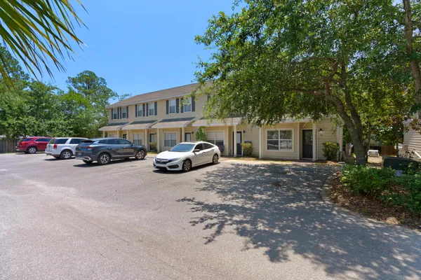 $1,750 | 15284 331 Business, Unit 4E, Freeport, FL 32439