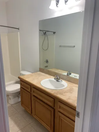 $1,750 | 15284 331 Business, Unit 4E, Freeport, FL 32439