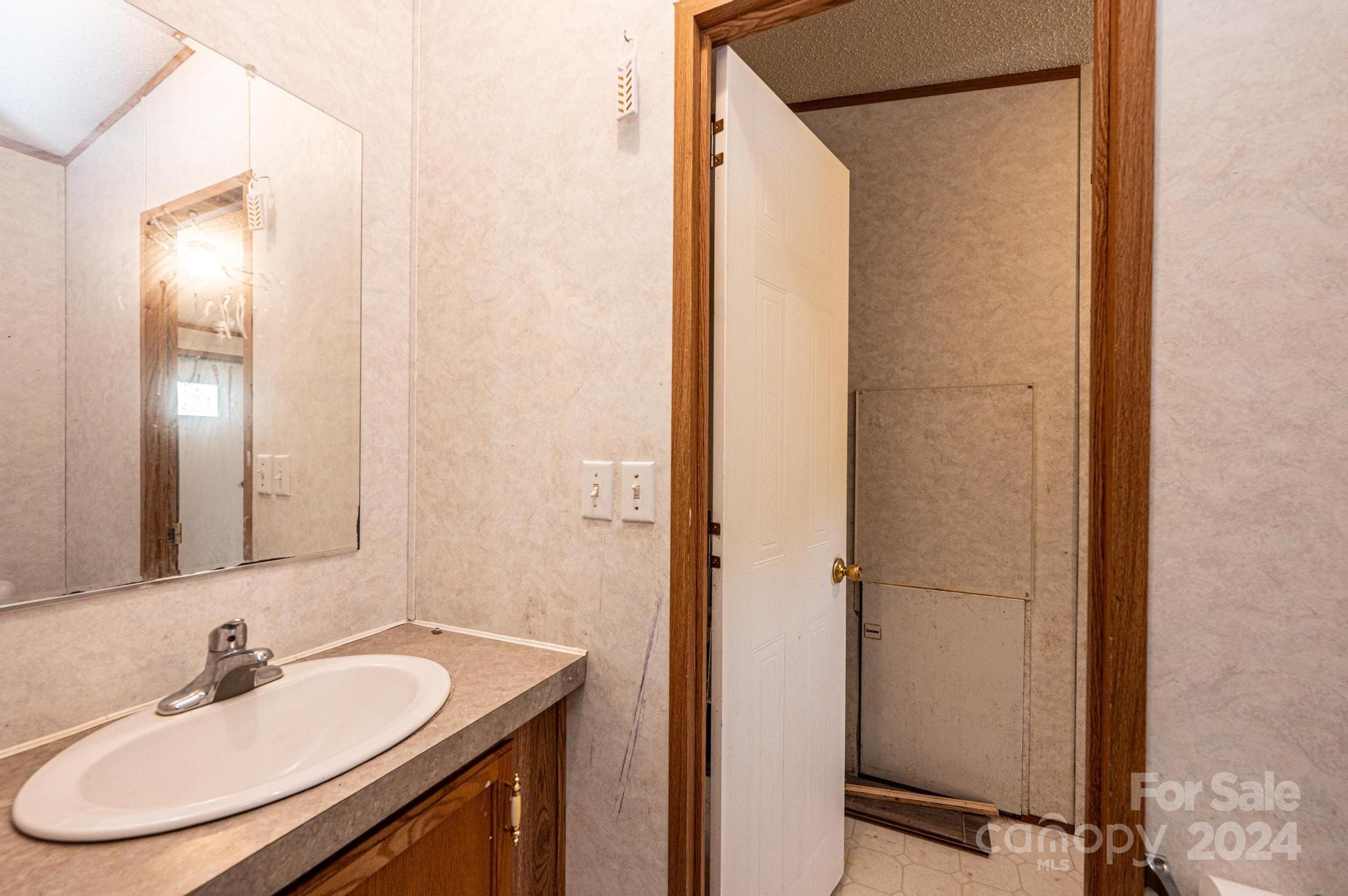 2240 Withers Road Maiden, NC 28650 - Photo 4 of 39 Gallery Image 4