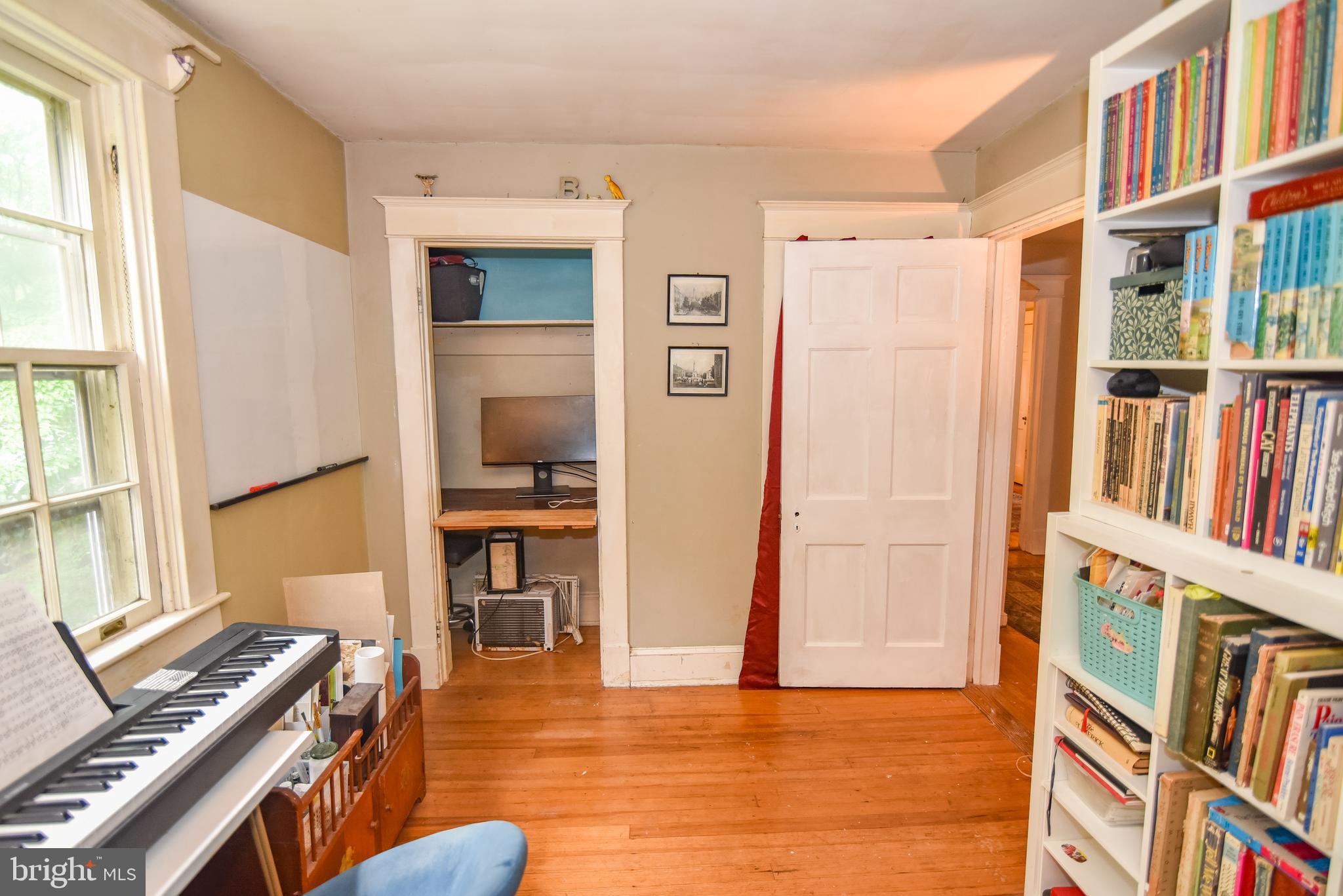 24 Merrymount Road Baltimore, MD 21210 - Photo 33 of 48 a view of livingroom with furniture and workspace