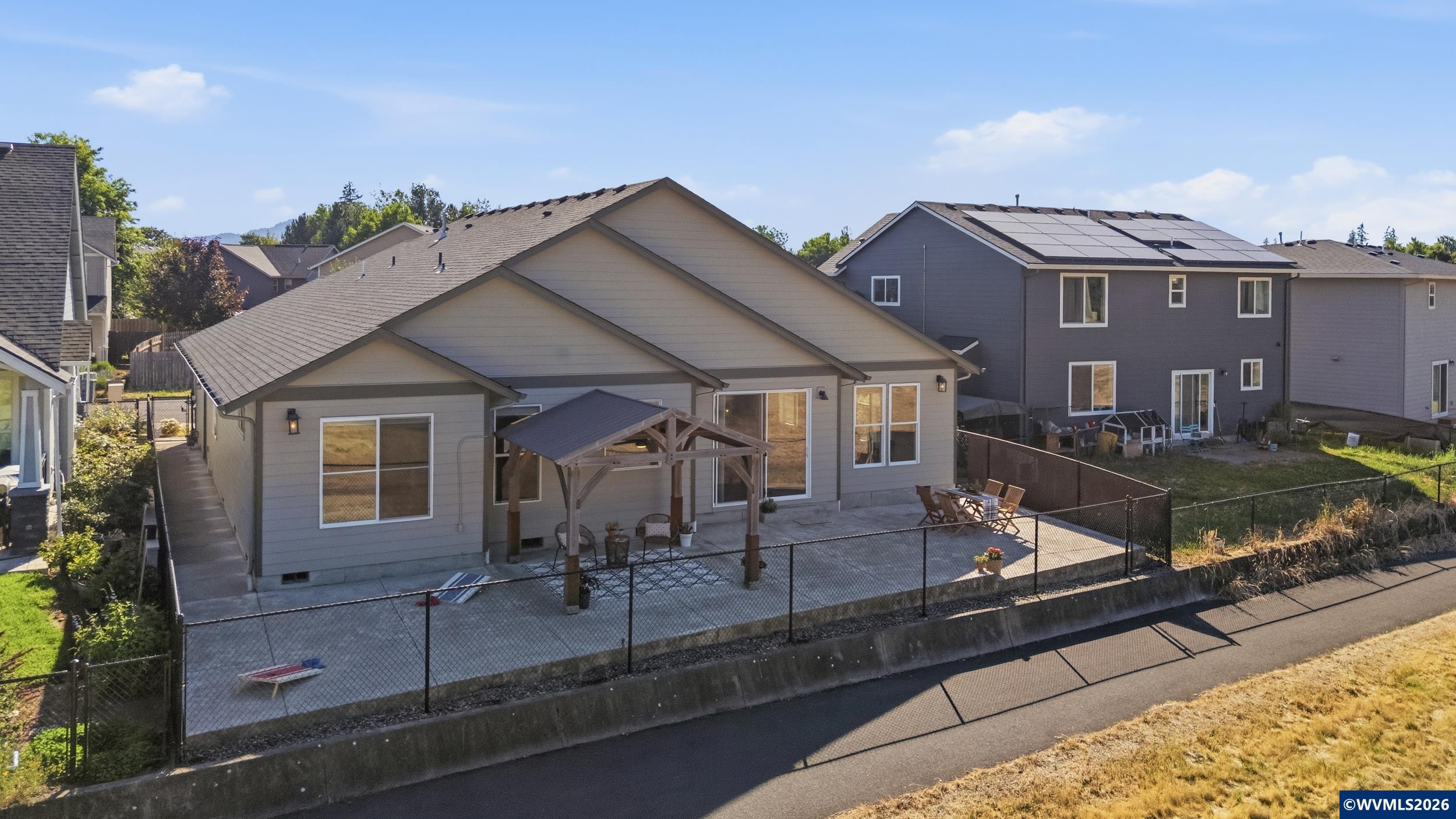 2301 Robbins Way Lebanon, OR 97355 - Photo 39 of 46