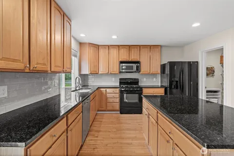 $975,000 | 23412 Southeast 260th Court, Maple Valley, WA 98038