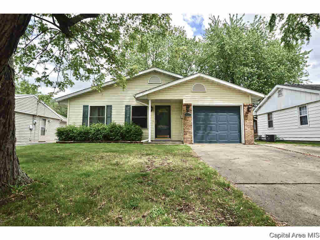 3428 Moorgate Drive Springfield, IL 62703 - Photo 1 of 20