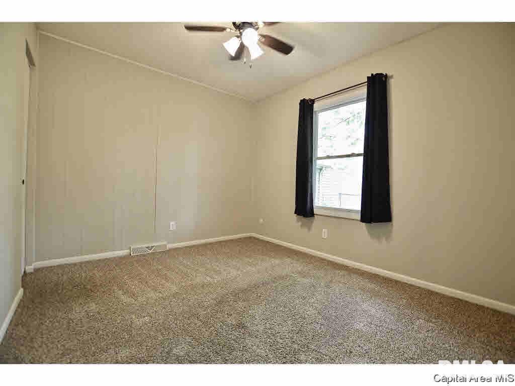 3428 Moorgate Drive Springfield, IL 62703 - Photo 12 of 20