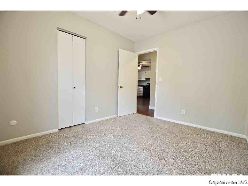 3428 Moorgate Drive Springfield, IL 62703 - Photo 14 of 20
