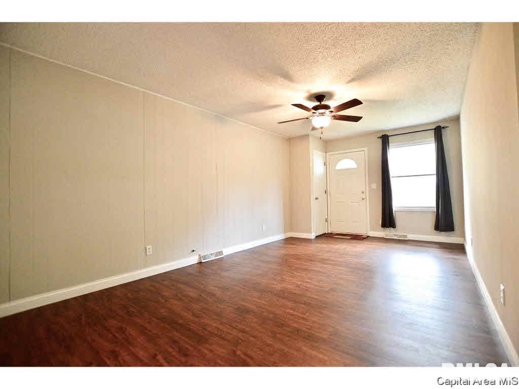3428 Moorgate Drive Springfield, IL 62703 - Photo 4 of 20