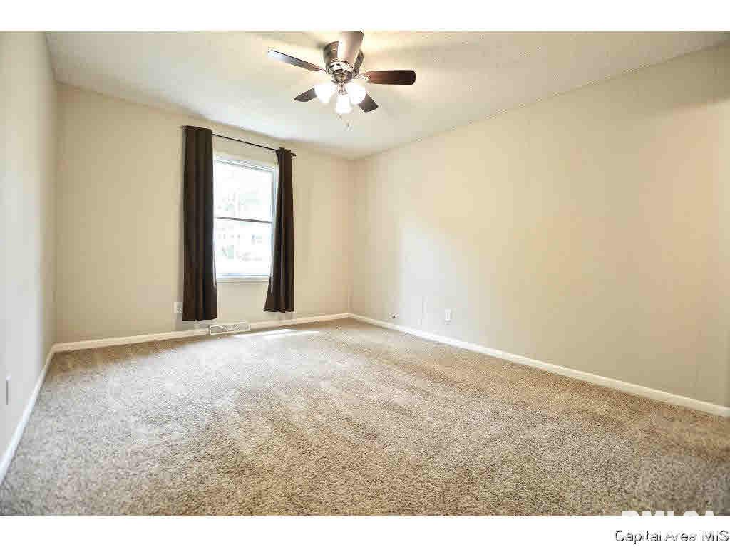 3428 Moorgate Drive Springfield, IL 62703 - Photo 9 of 20
