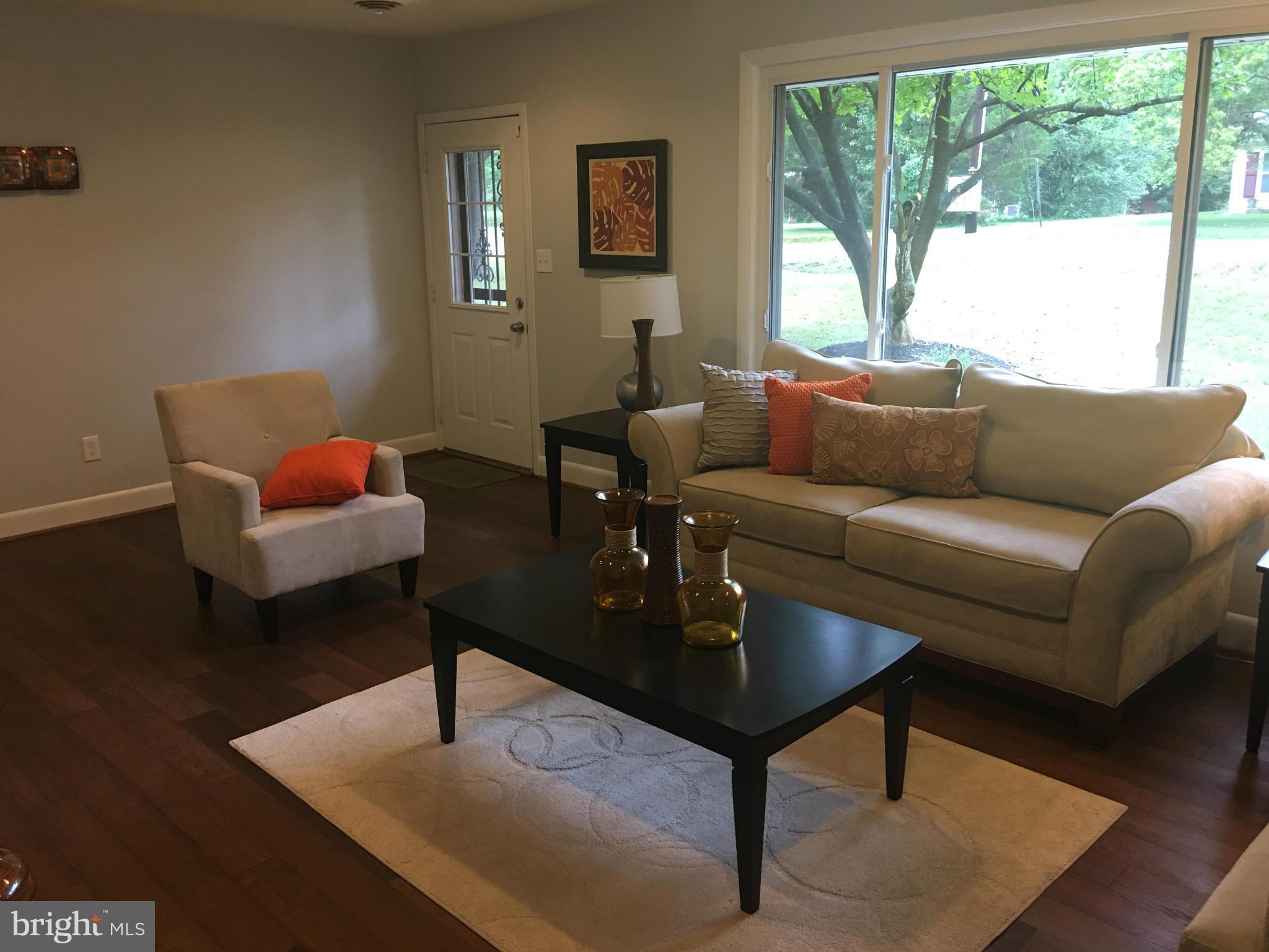 12520 Old Fort Road Fort Washington, MD 20744 - Photo 2 of 24 Living Room