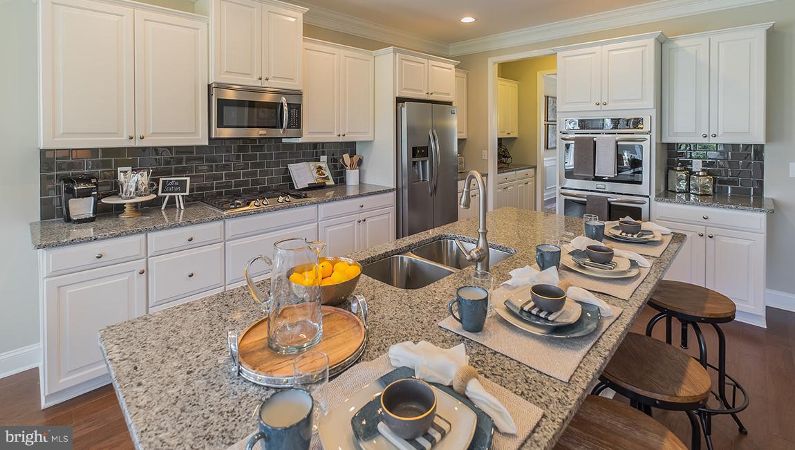 9173 Riverhill Road Laurel, MD 20723 - Photo 5 of 27 Kitchen