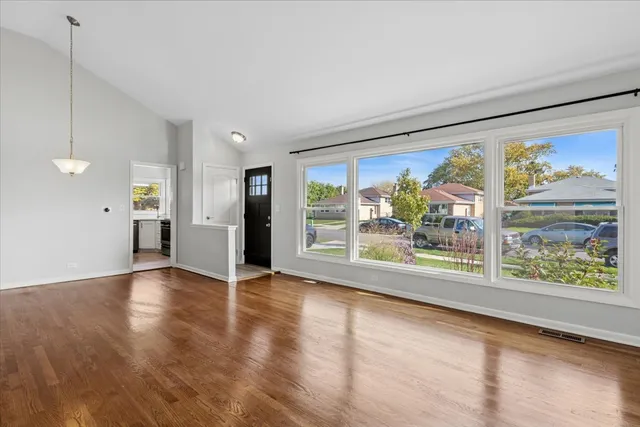 $458,000 | 8846 North Ozanam Avenue, Niles, IL 60714