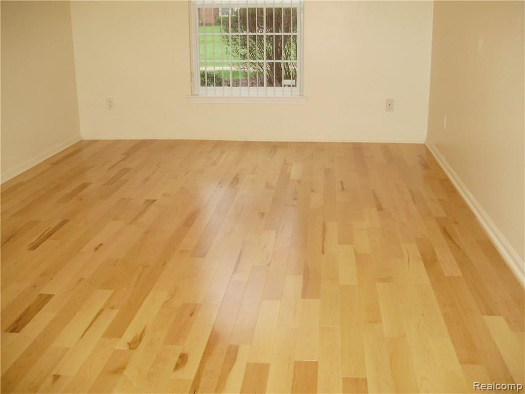 3548 Oakmonte Boulevard, Unit 104 Rochester, MI 48306 - Photo 9 of 20 P4220796.JPG
