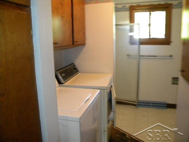 3348 East Moore Road Saginaw, MI 48601 - Photo 5 of 16 31238855-4.JPG