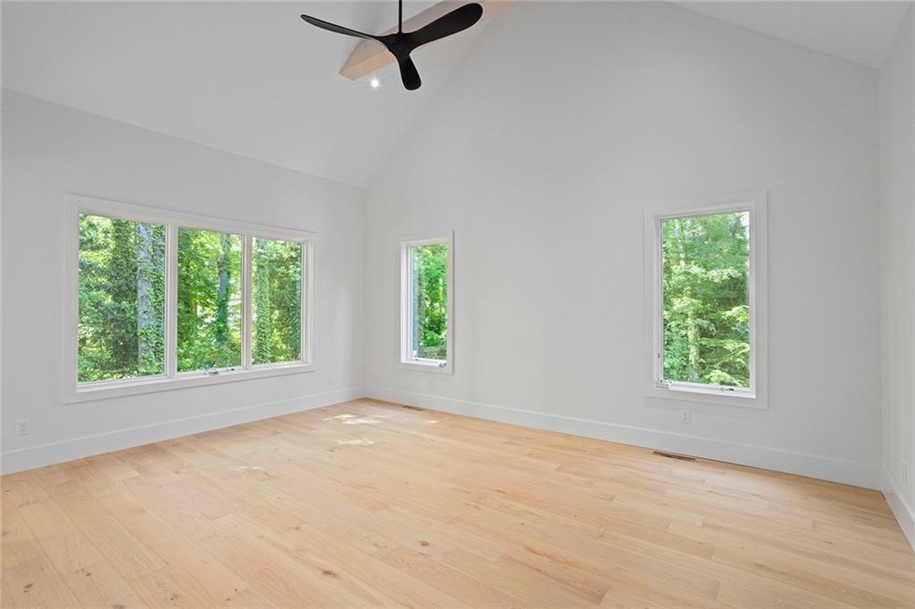 490 Timber Valley Road Northeast Atlanta, GA 30342 - Photo 14 of 32