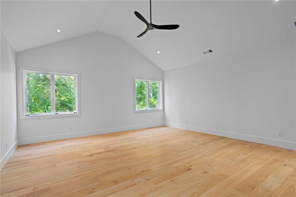 490 Timber Valley Road Northeast Atlanta, GA 30342 - Photo 18 of 32