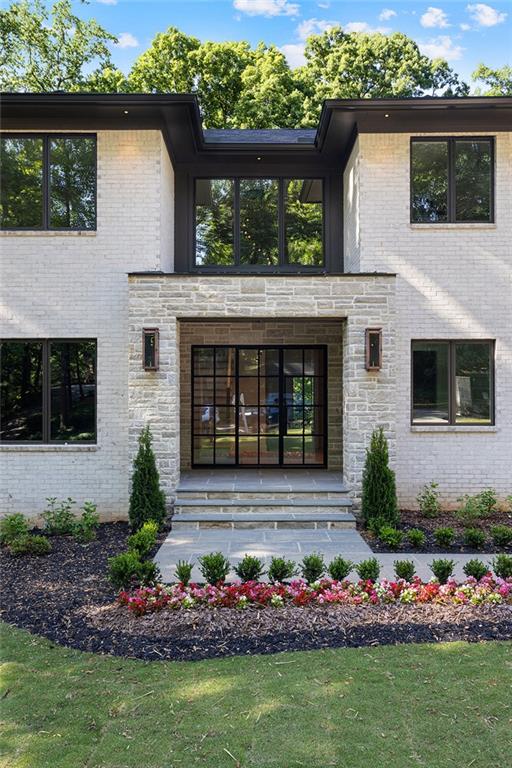 490 Timber Valley Road Northeast Atlanta, GA 30342 - Photo 2 of 32