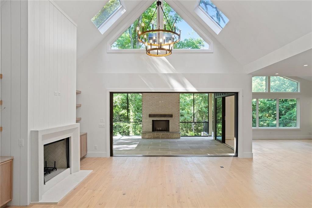 490 Timber Valley Road Northeast Atlanta, GA 30342 - Photo 6 of 32