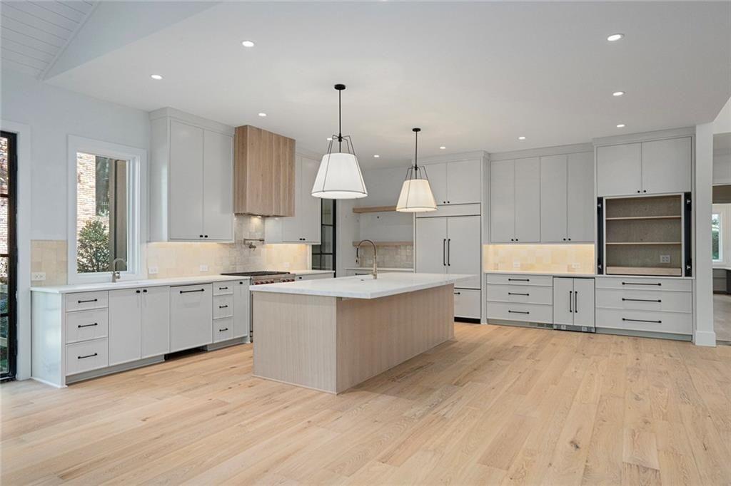 490 Timber Valley Road Northeast Atlanta, GA 30342 - Photo 10 of 32