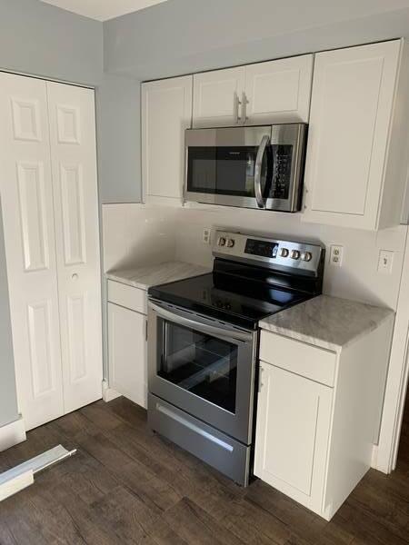 7830 La Mirada Drive Boca Raton, FL 33433 - Photo 8 of 28 Kitchen area