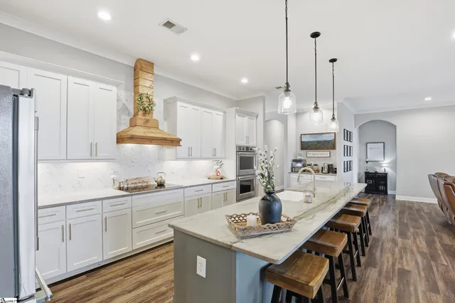 $899,900 | 122 Sand Creek Drive, Liberty, SC 29657